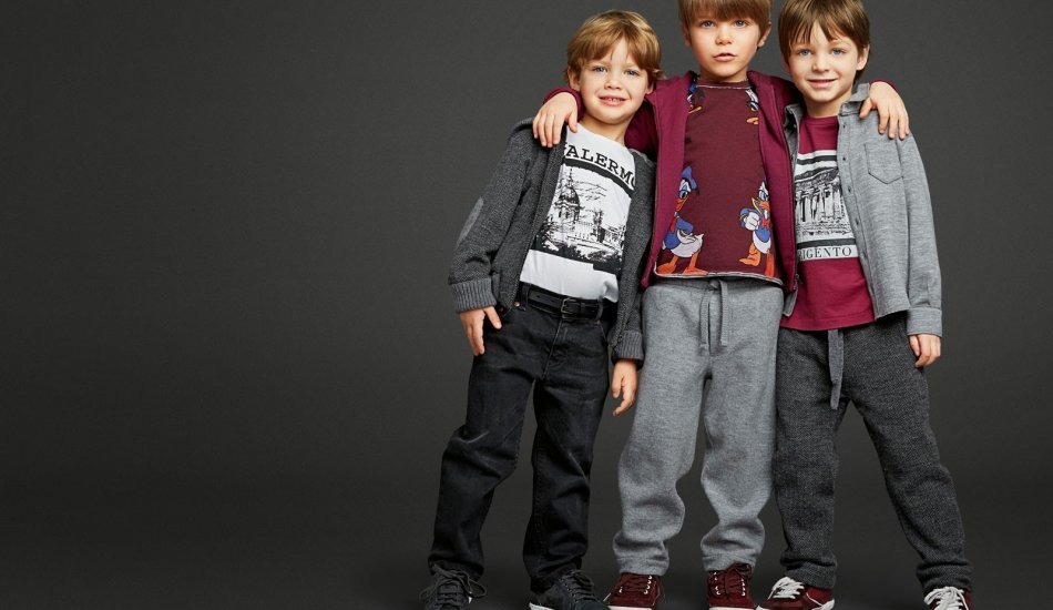 Дети в стильной брендовой одежде