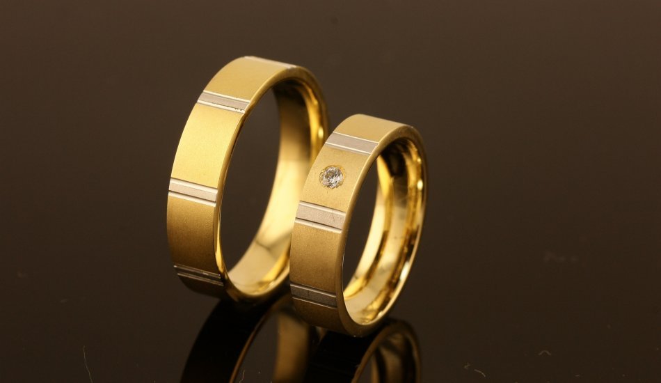 Обручальные кольца из золота со скидками